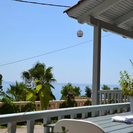 Mihaila Seaside: 2 Bedroom Kefalonia Spartià