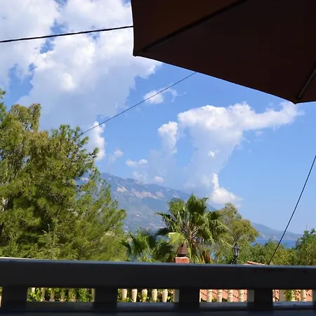 Mihaila Seaside: 2 Bedroom Kefalonia * Spartià