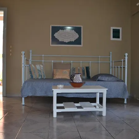 Mihaila Seaside: 2 Bedroom Kefalonia * Spartià